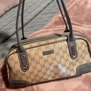 Gucci Crystal GG collection w/ Pebble leather